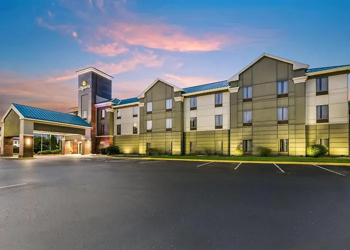 La Quinta Inn & Suites By Wyndham Louisville East